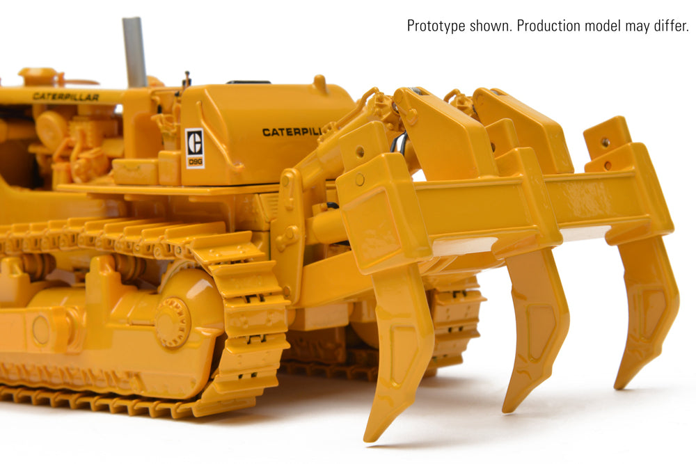 CCM CAT 1:48 D9G Dozer with 9R Rip Blade