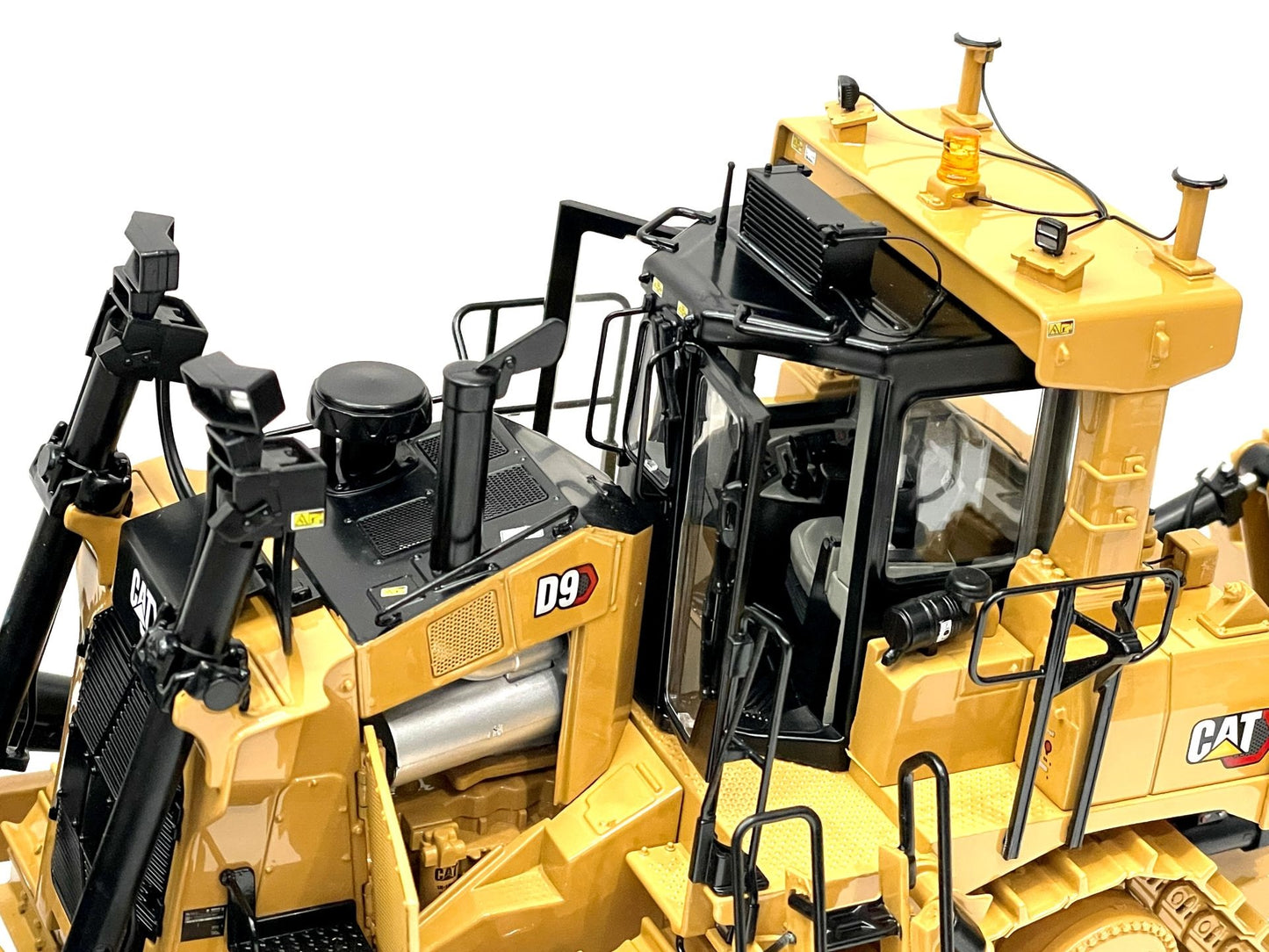 CCM 1:24 CAT D9 Dozer SU-Blade w/ Single Shank Ripper