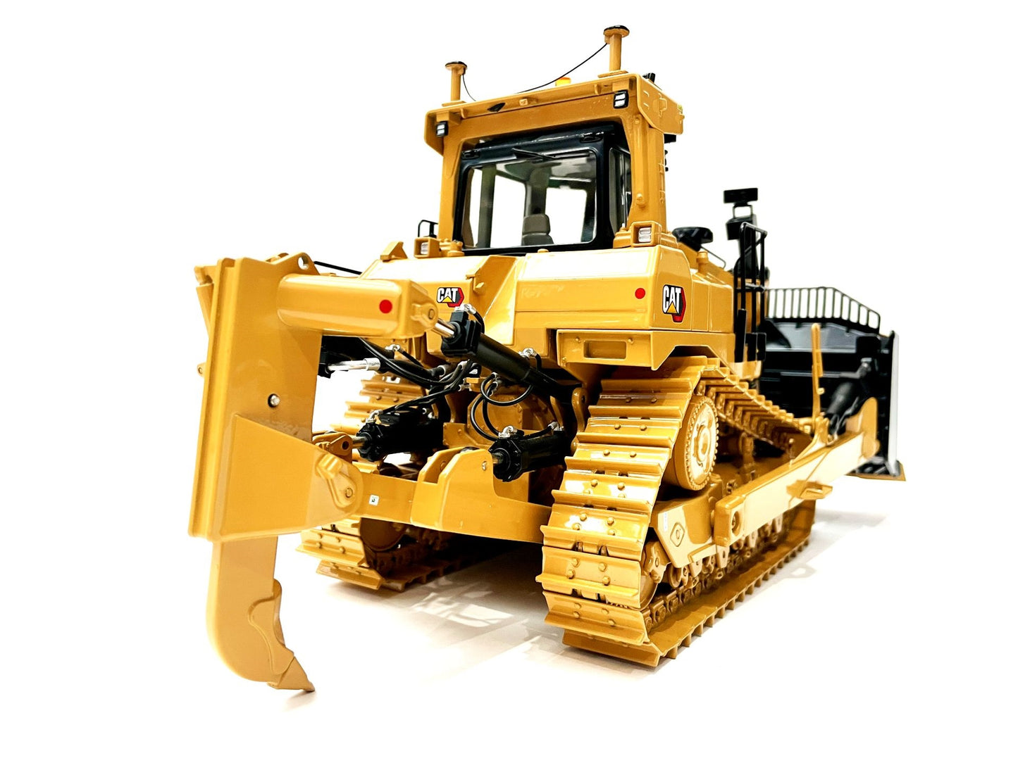 CCM 1:24 CAT D9 Dozer SU-Blade w/ Single Shank Ripper
