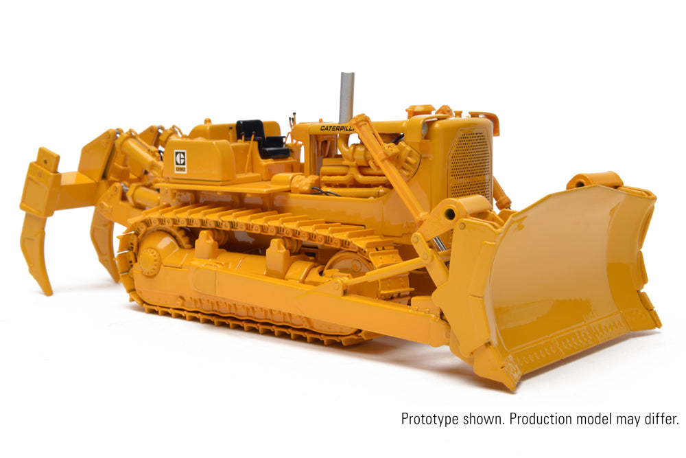 CCM CAT 1:48 D9G Dozer with 9R Rip Blade