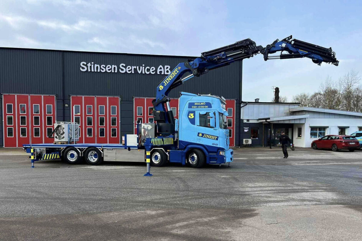 WSI Jinert SCANIA R HIGHLINE CR20H RIGED FLATBED TRUCK 8X2 TAG AXLE WITH PALFINGER PK 78002 SH + JIB