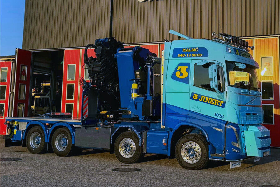 WSI Volvo FH5 Globetrotter Flatbed Palfinger 165.002 + Jib  **Arriving 2026**