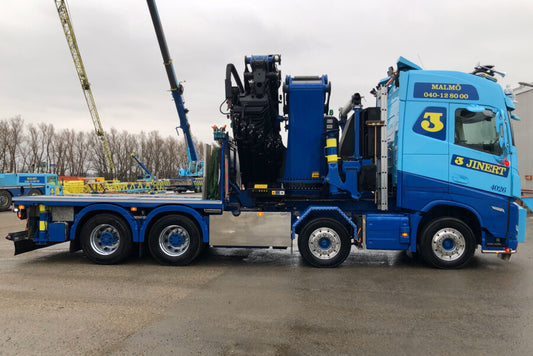 WSI Volvo FH5 Globetrotter Flatbed Palfinger 165.002 + Jib  **Arriving 2026**