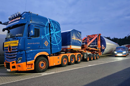 WSI Navigator Transport; MERCEDES-BENZ ACTROS MP5 GIGA SPACE 8X4 WIND MILL TRAILER WITH 4 AXLE DOLLY - 7 AXLE