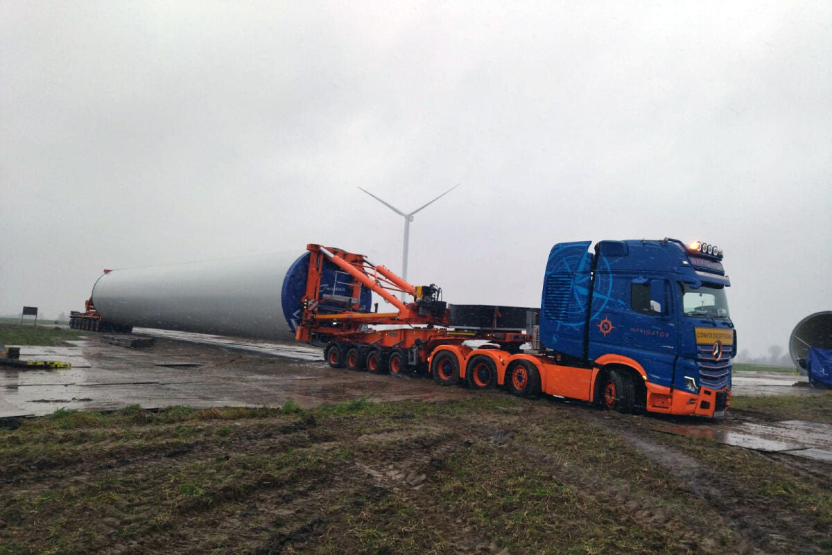WSI Navigator Transport; MERCEDES-BENZ ACTROS MP5 GIGA SPACE 8X4 WIND MILL TRAILER WITH 4 AXLE DOLLY - 7 AXLE
